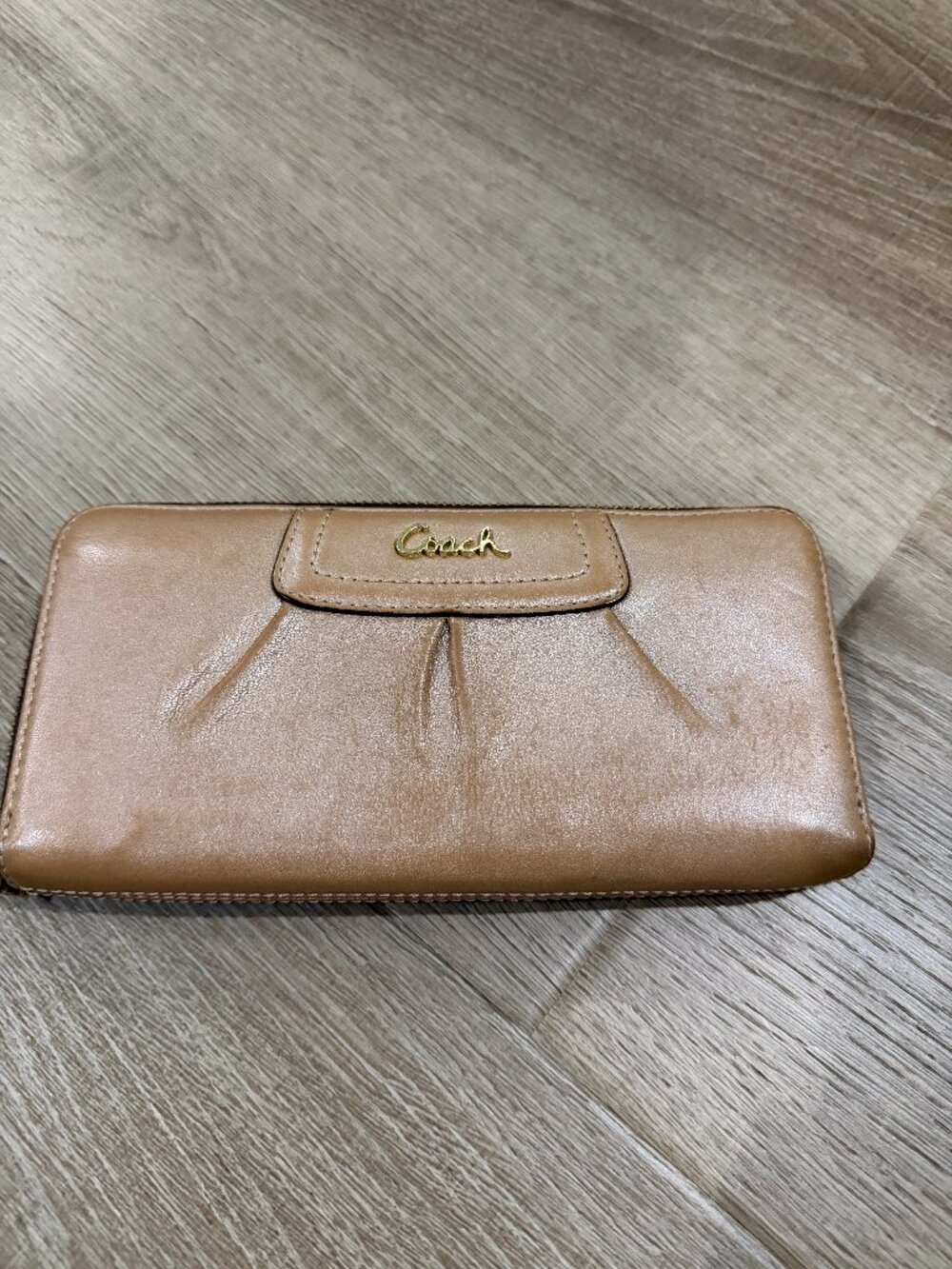 Coach Pleated Leather Accordion Zip Wallet Champagne Tan Gold Purple Interior